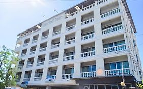 ซูเปอร์ โอโย 498 ลดาวัลย์ วิลล่า